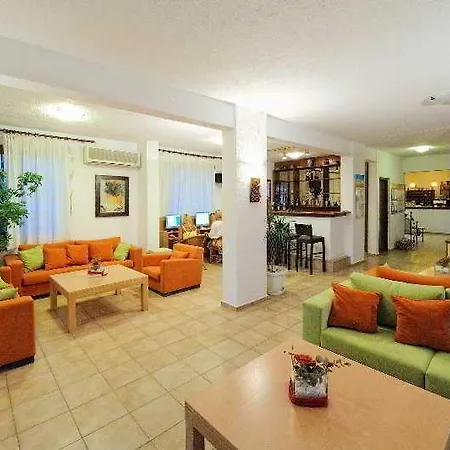 Hotel Paloma Garden 3*